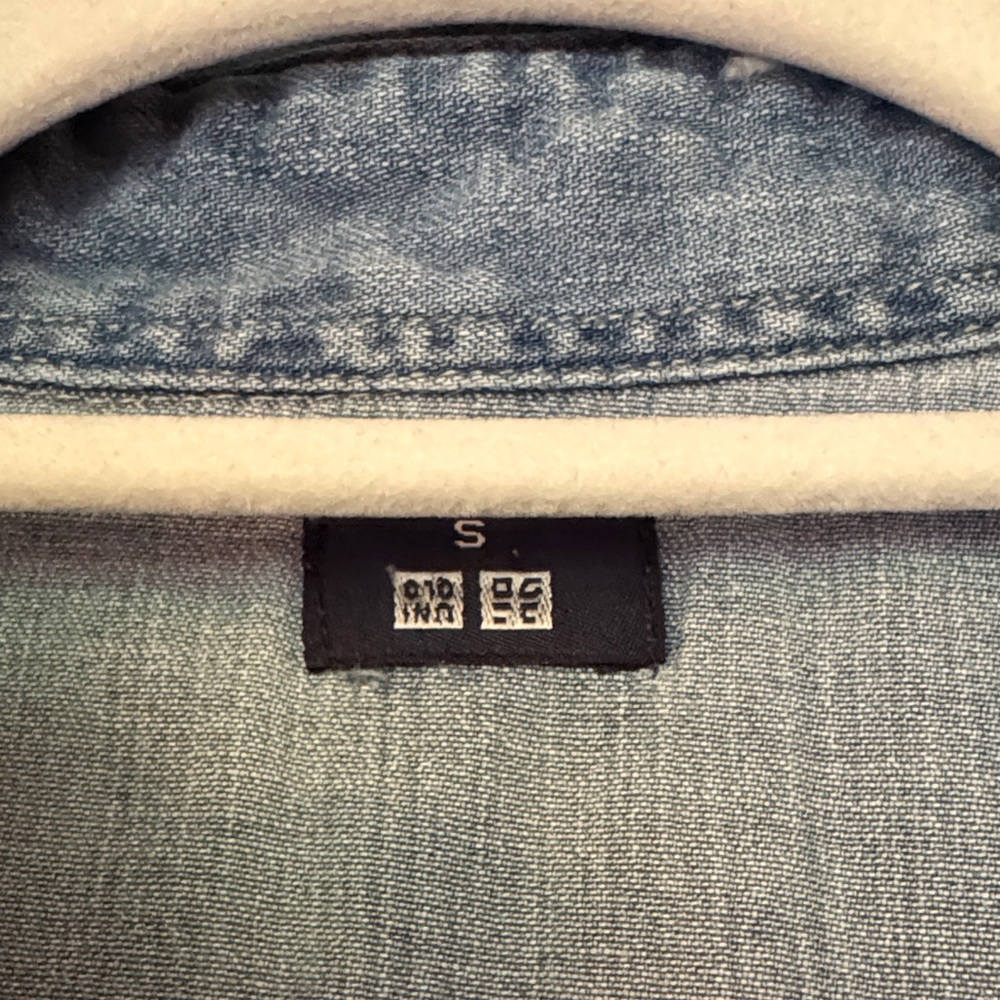 Uniqlo Light Blue Denim Button-Down Shirt - Picture 3 of 3